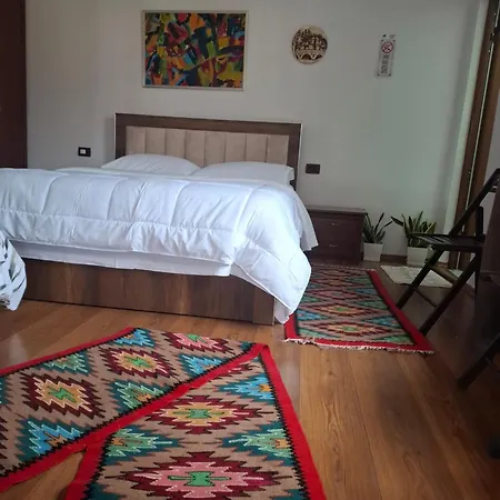 Haznedari-city Center Guest house