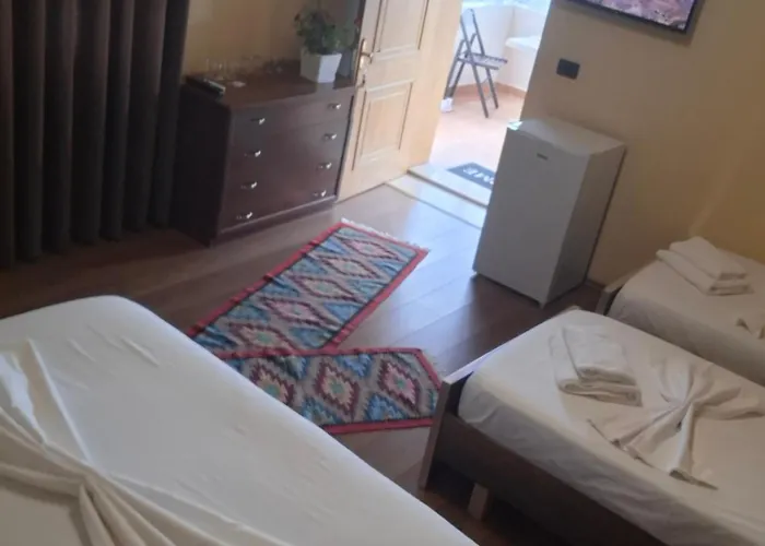 Haznedari-city Center Pensión Berat